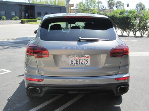 Used 2017 Porsche Cayenne image 4