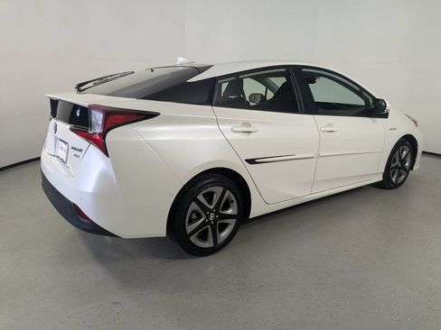 Used 2019 Toyota Prius XLE FWD image 6