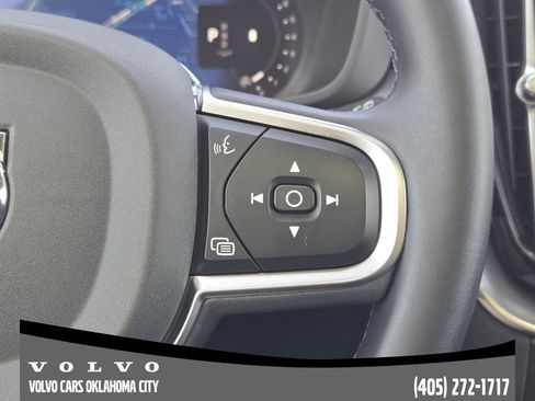 Certified 2025 Volvo XC60 B5 Core image 27