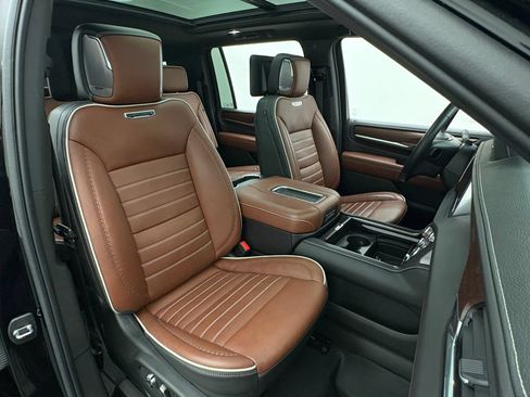 Used 2023 GMC Yukon XL Denali Ultimate w/ LPO, Floor Liner Package AWD/4WD image 49