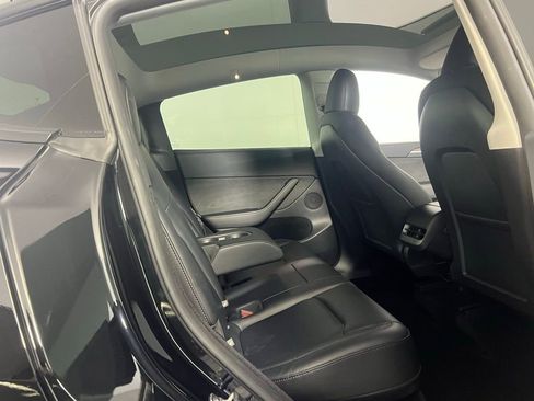 Used 2025 Tesla Model Y Long Range image 28