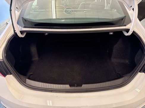 Used 2025 Chevrolet Malibu LT image 12