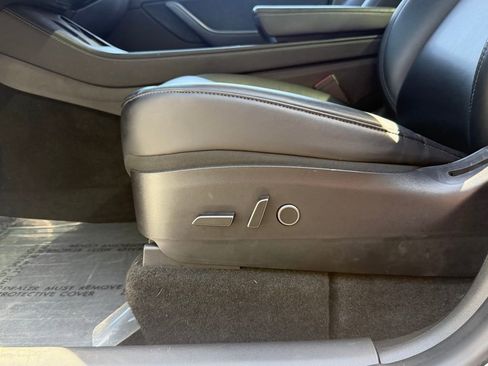 Used 2022 Tesla Model Y Performance image 23