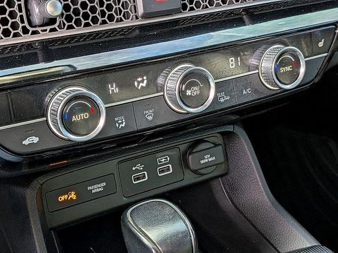 Used 2022 Honda Civic Touring image 23