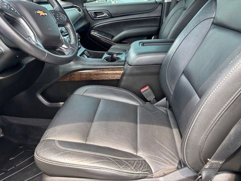 Used 2019 Chevrolet Tahoe LT w/ Luxury Package RWD image 9