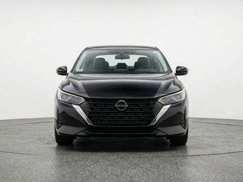 Used 2025 Nissan Sentra SV FWD image 2