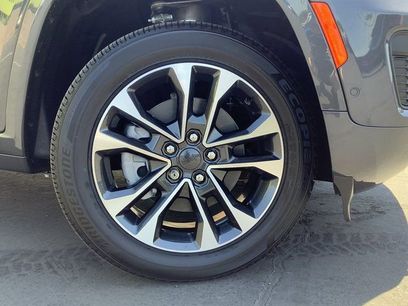New 2023 Jeep Grand Cherokee Overland w/ Luxury Tech Group IV