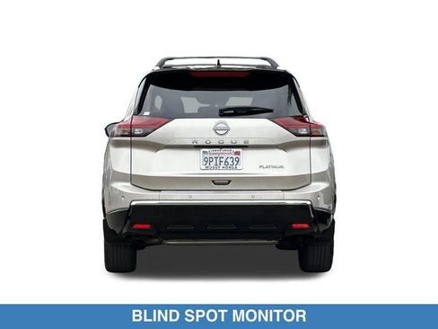 Used 2025 Nissan Rogue Platinum FWD image 6