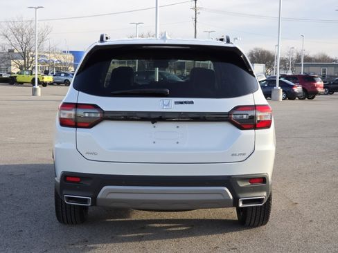 Used 2025 Honda Pilot Elite image 16