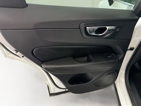 Used 2023 Volvo XC60 B5 Core image 28