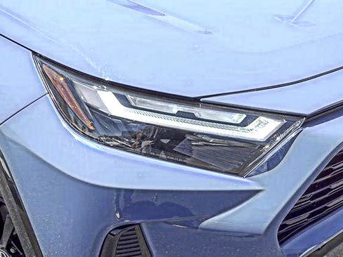 Used 2024 Toyota RAV4 SE AWD/4WD image 2