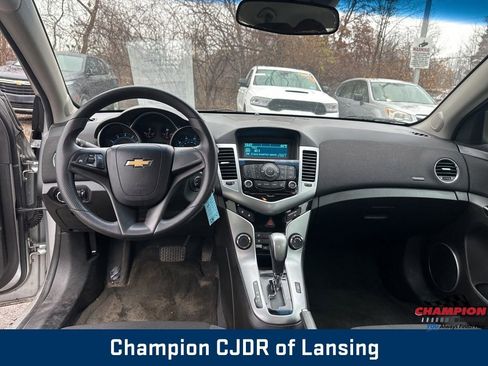 Used 2011 Chevrolet Cruze LT FWD image 21