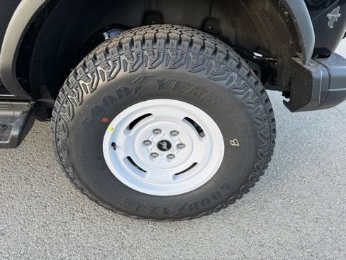 New 2025 Ford Bronco Heritage Edition image 5