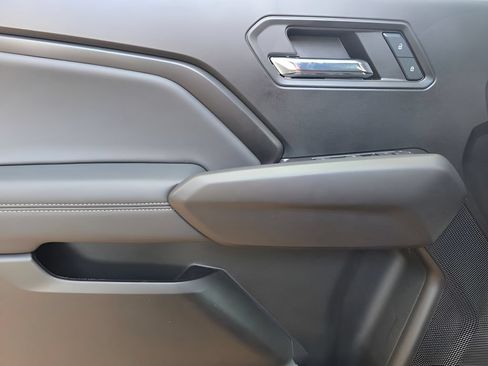 Used 2024 Chevrolet Colorado LT w/ LT Convenience Package RWD image 12
