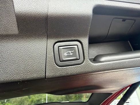 Used 2021 GMC Acadia AT4 w/ Preferred Package AWD/4WD image 8