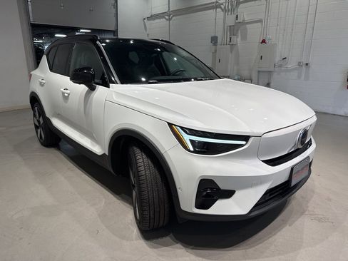 Used 2024 Volvo XC40 Recharge Plus w/ Protection Package Premier image 3