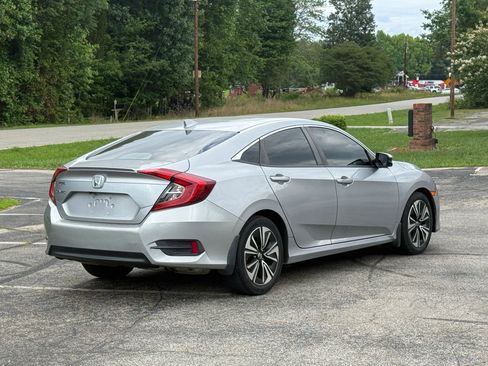 Used 2018 Honda Civic EX-L image 4