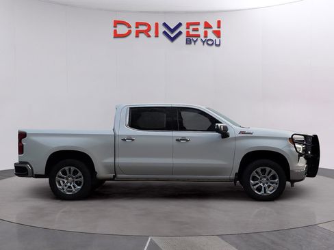 Used 2022 Chevrolet Silverado 1500 LTZ image 6