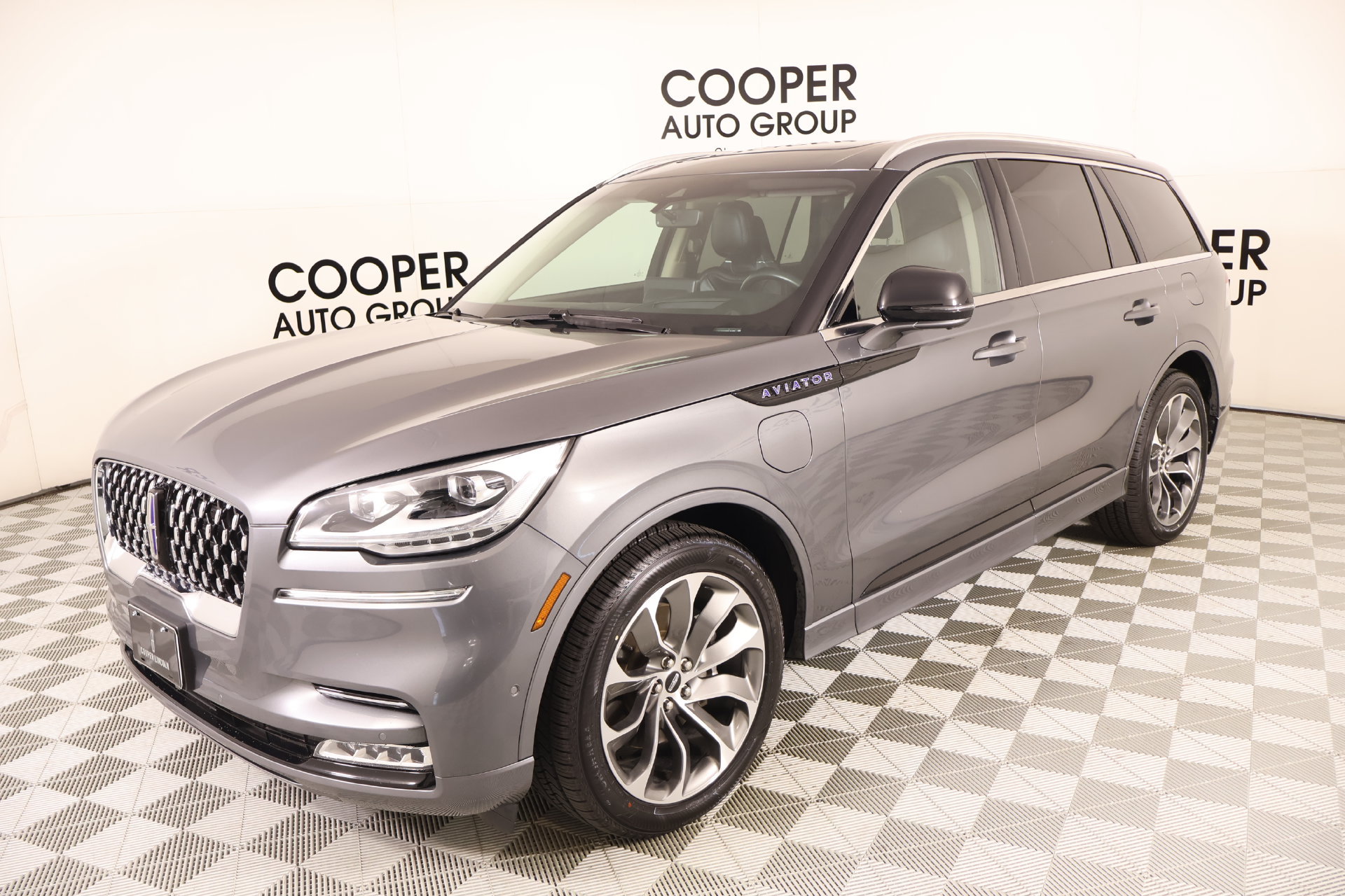 Used 2023 Lincoln Aviator Grand Touring w/ Equipment Group 301A AWD/4WD image 11