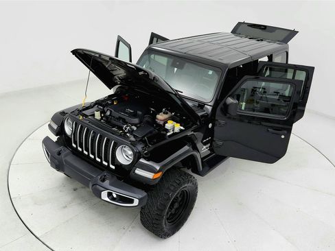Used 2021 Jeep Wrangler Unlimited Sahara AWD/4WD image 21