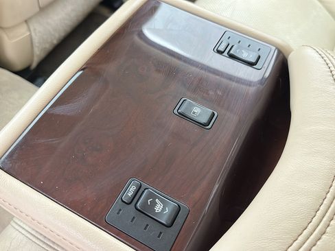 Used 2014 Lexus LS 460 AWD w/ Comfort Package image 9