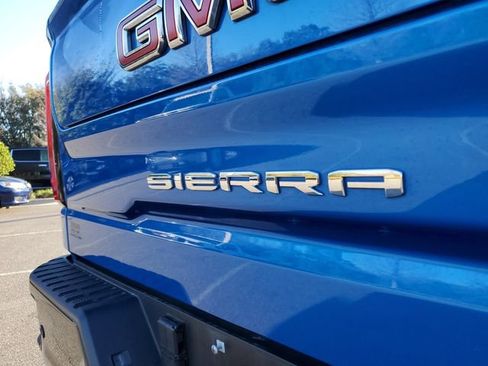 Used 2024 GMC Sierra 1500 AT4X image 7