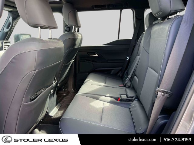 Used 2024 Lexus GX 550 w/ Cold Area Package AWD/4WD image 16