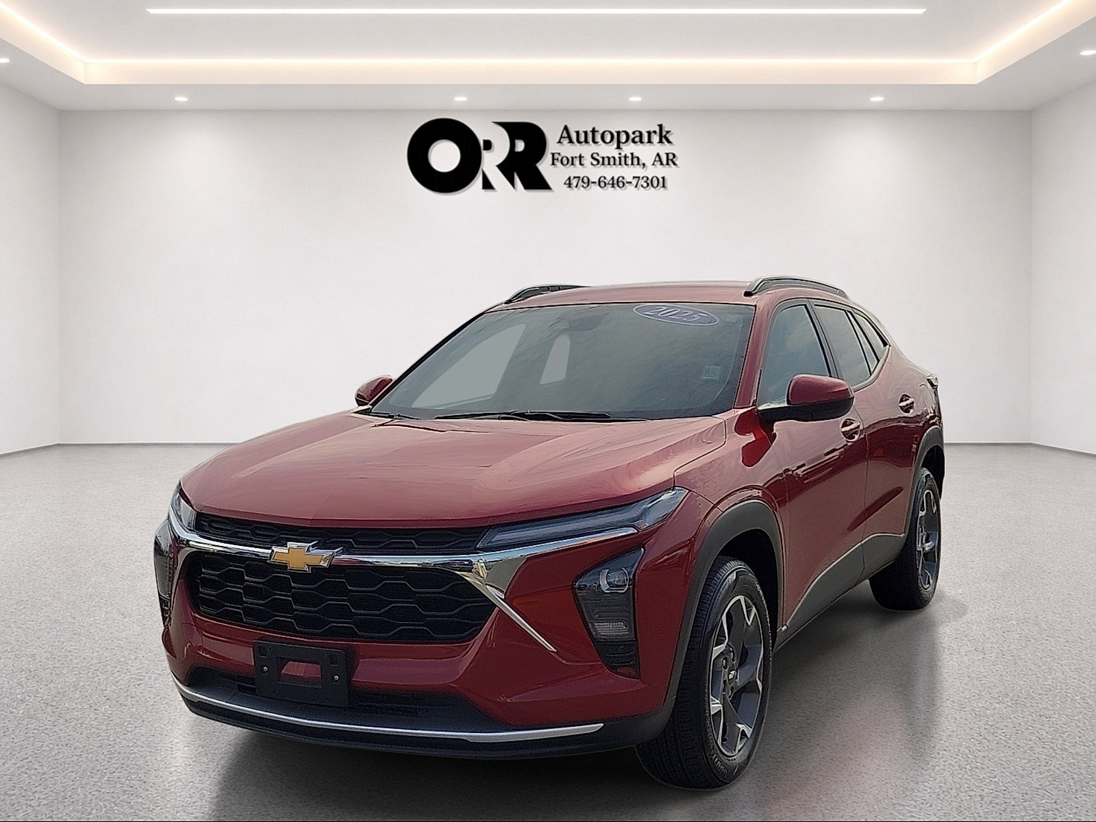 Used 2025 Chevrolet Trax LT FWD image 2