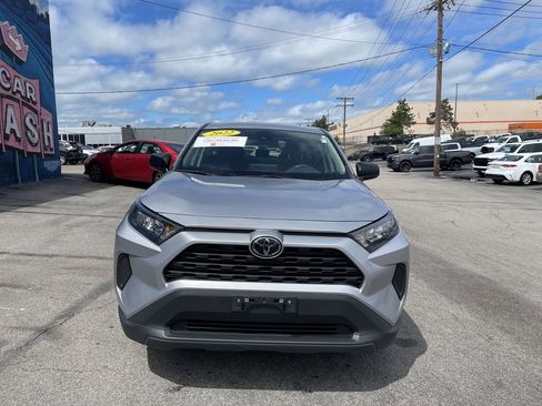 Used 2022 Toyota RAV4 LE AWD/4WD image 5