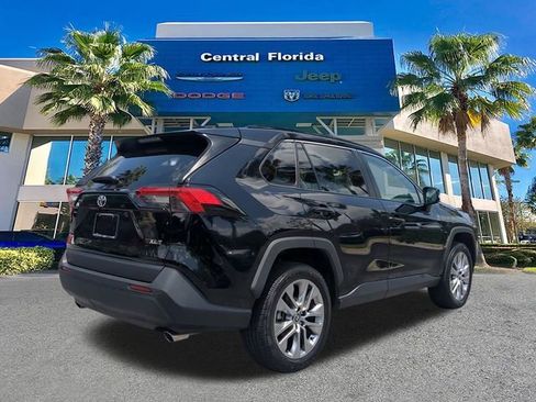 Used 2023 Toyota RAV4 XLE Premium FWD image 5