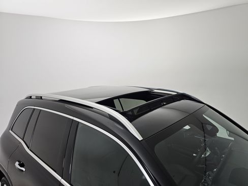 Certified 2025 Mercedes-Benz GLB 250 4MATIC image 40