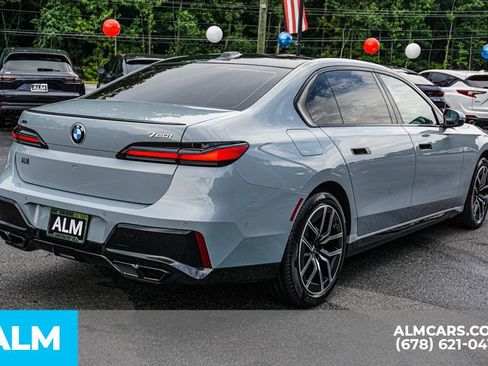 Used 2024 BMW 760i xDrive w/ Premium Package image 6