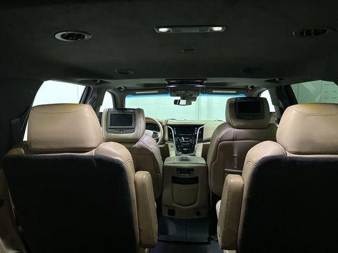 Used 2019 Cadillac Escalade Platinum image 15