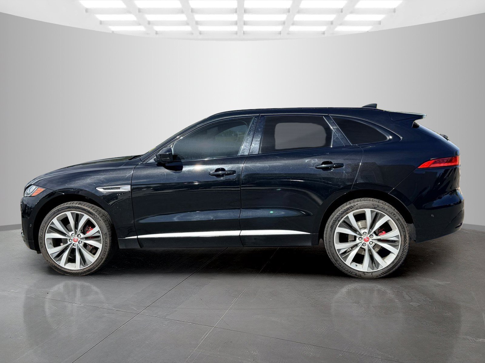 Used 2017 Jaguar F-PACE S AWD/4WD image 8