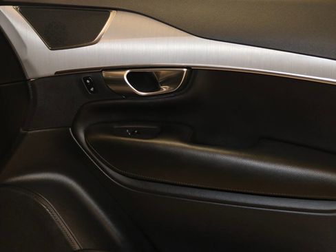 Used 2022 Volvo XC90 T5 Momentum image 66