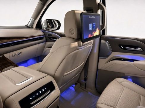 Used 2024 Cadillac Escalade Sport Platinum w/ LPO, ONYX Package AWD/4WD image 33