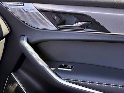 New 2025 Jaguar F-PACE R-Dynamic S image 18