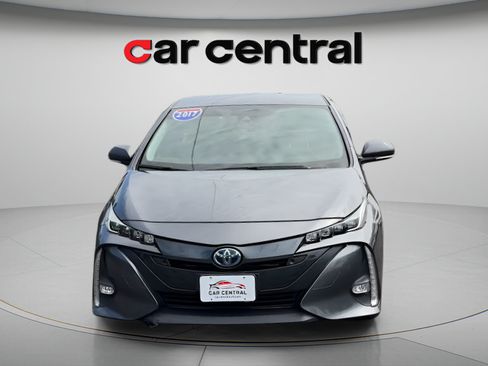 Used 2017 Toyota Prius Prime Advanced FWD image 8