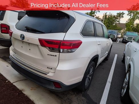 Used 2017 Toyota Highlander XLE AWD/4WD image 7