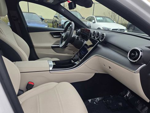 Used 2025 Mercedes-Benz C 300 4MATIC Sedan image 11