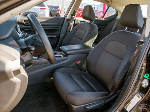 Used 2024 Nissan Altima 2.5 S image 13