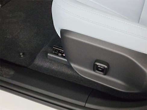 New 2026 Volvo EX30 Ultra w/ Protection Package image 18