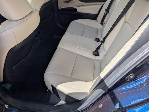 Used 2025 Lexus ES 350 w/ Premium Package FWD image 18