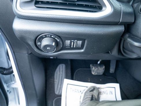 New 2026 Chrysler Pacifica Select image 23