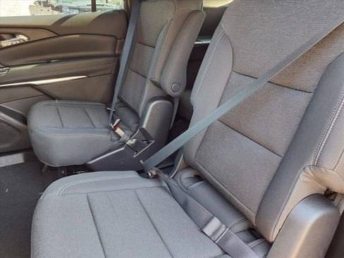 New 2026 Chevrolet Traverse LT image 7