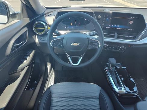 New 2026 Chevrolet Trax LT w/ Driver Confidence Package FWD image 7
