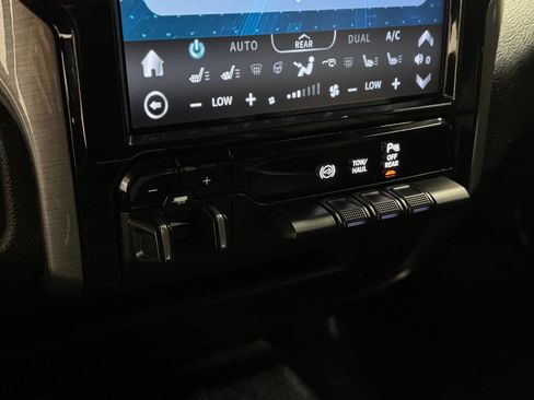 Used 2019 RAM 2500 Tradesman w/ Chrome Appearance Group image 51