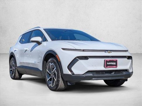 New 2026 Chevrolet Equinox EV LT image 3