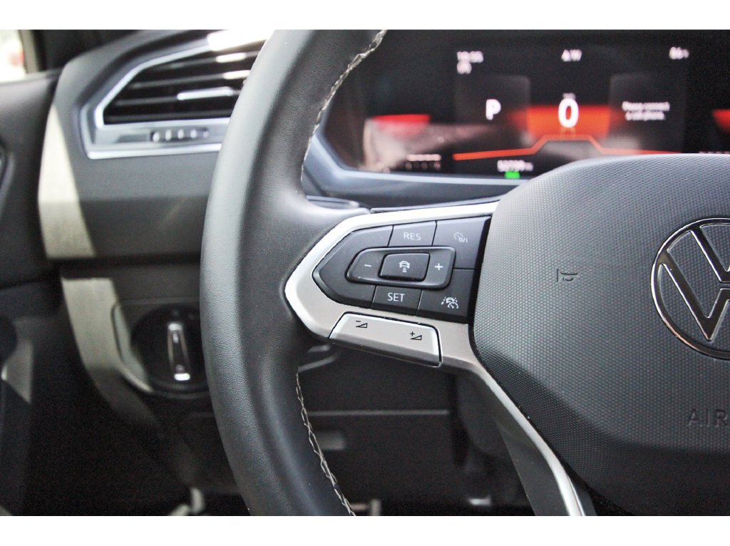Used 2023 Volkswagen Tiguan SE R-Line FWD image 17
