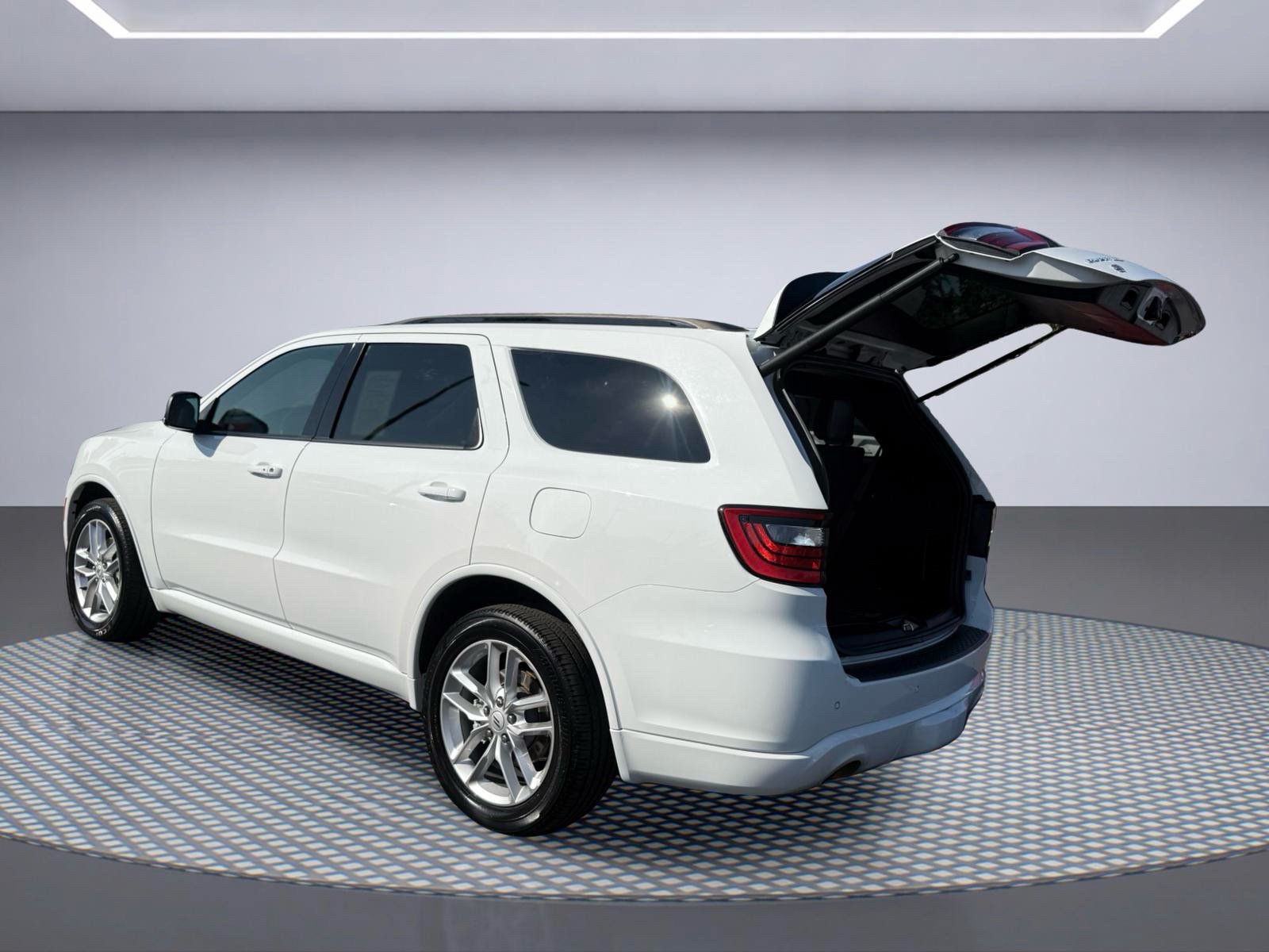 Used 2025 Dodge Durango GT AWD/4WD image 9